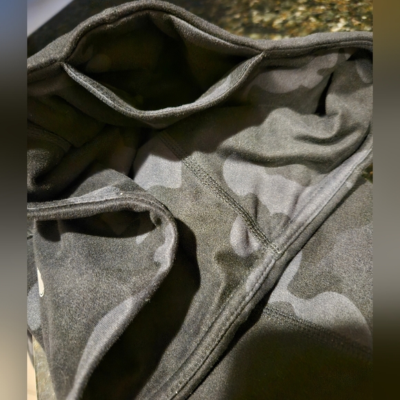 Yogalicious Lux High Waist Ankle Leggings Womens Small Black Camo 2 Side Pockets - Picture 8 of 8